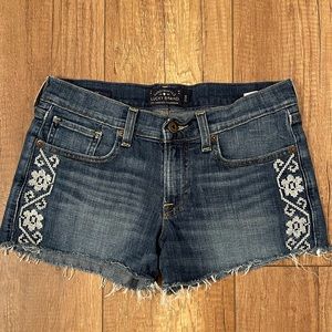 2/26 🍀 LUCKY BRAND Embroidered Jean Shorts!
